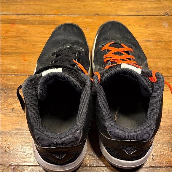 Nike Air Men's Black and White Athletic Shoes with Orange Laces - Picture 4 of 5
